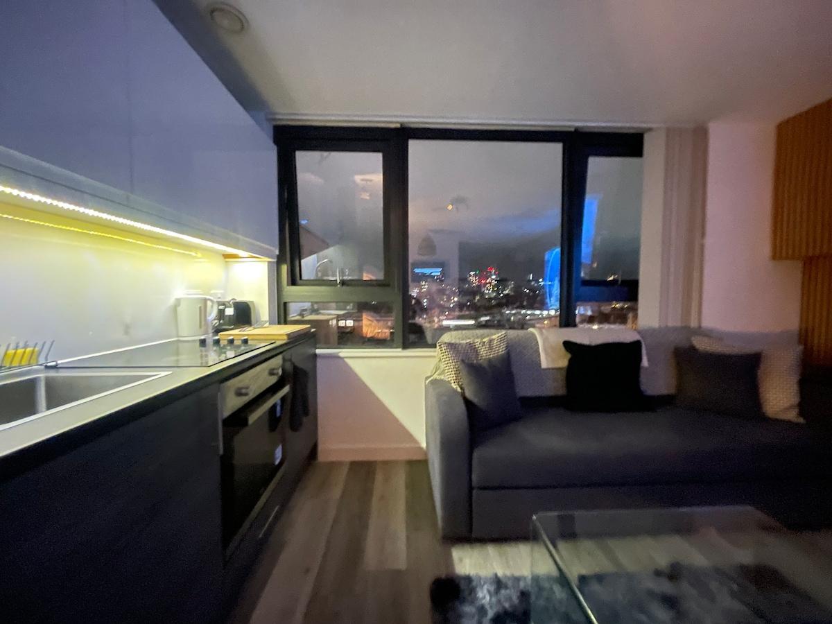Radio City Apartments | City Centre, sleeps 43