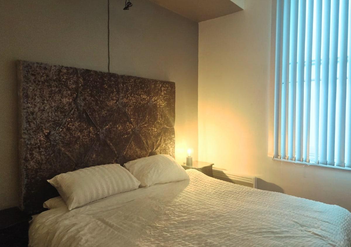 Heritage Bank Liverpool | Near Cavern, sleeps 3