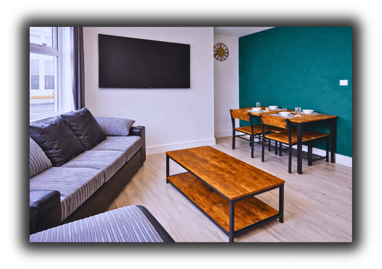 Pitchside House | Walk to Anfield, sleeps 72