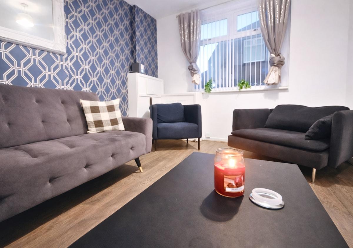 Matchday Mile House | Walk to Anfield, sleeps 86